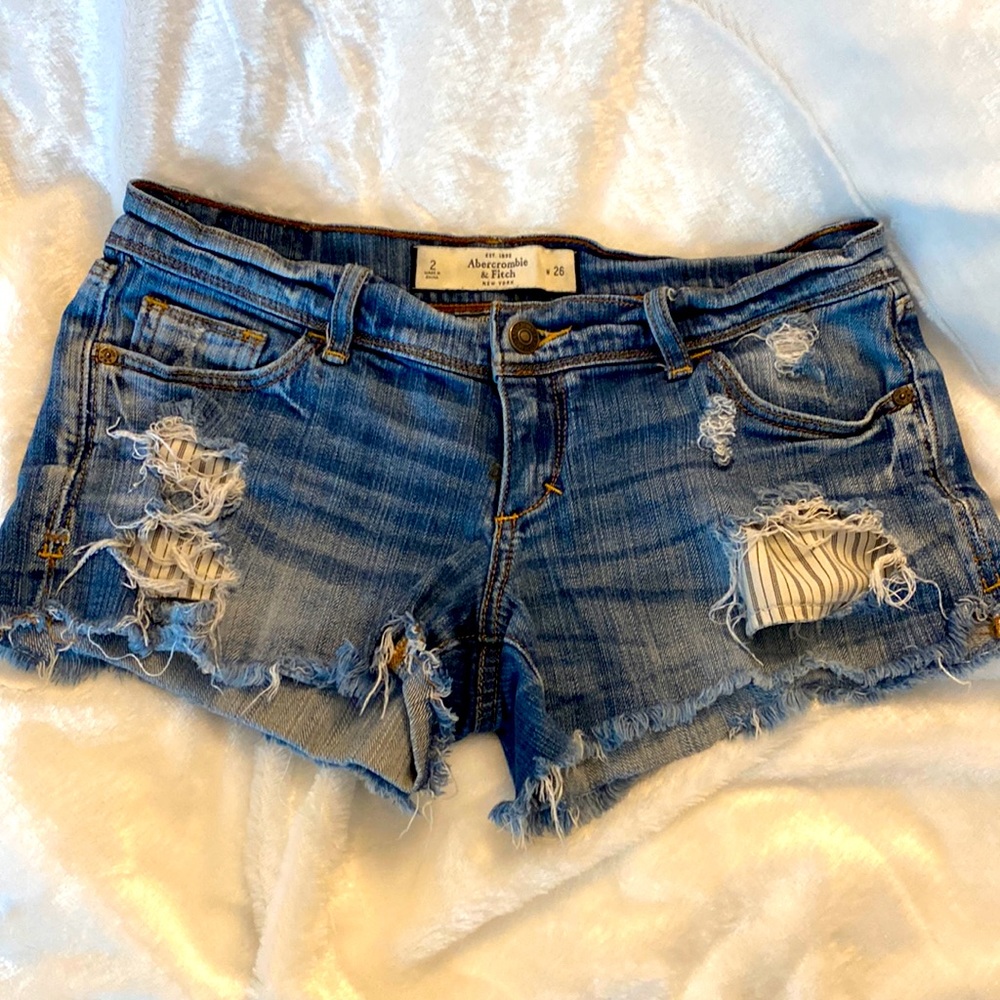 Abercrombie and Fitch Size 26 Perfect Stretch Denim Shorts. EUC.